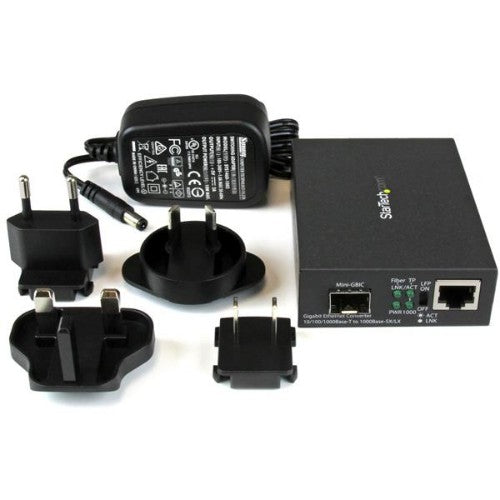 StarTech.com Multi-Mode (MM) / Single Mode (SM) Fiber Media Converter for 10/100/1000 Networks, Standalone Gigabit Ethernet to Fiber Converter, Open SFP Slot - TAA