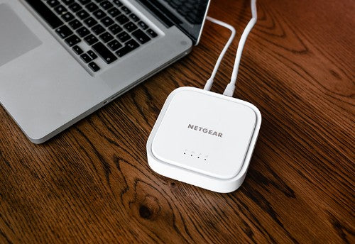 NETGEAR LM1200 wired router Gigabit Ethernet White