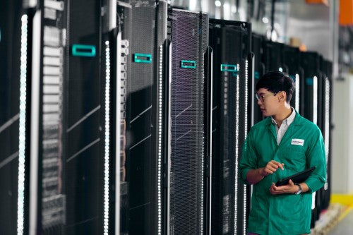 HPE ProLiant DL320 Gen11 8SFF Tri-Mode Cable Kit