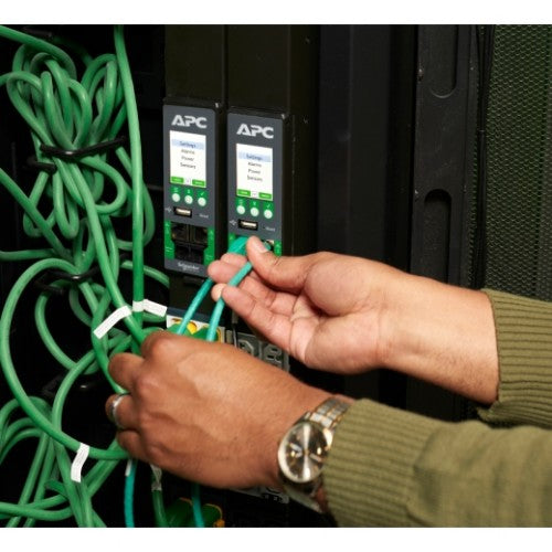 APC NetShelter Rack PDU Advanced, Switched, 3Phase, 22.1kW 400V 32A or 17.3kW 415V 30A, 48 Outlets, IEC309