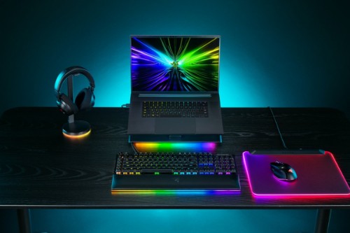 Razer RC21-02300100-R3GW laptop cooling pad 45.7 cm (18") Black
