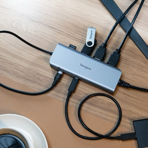 Targus Dual Video Mobile Dock with 140W EPR Pass-Thru